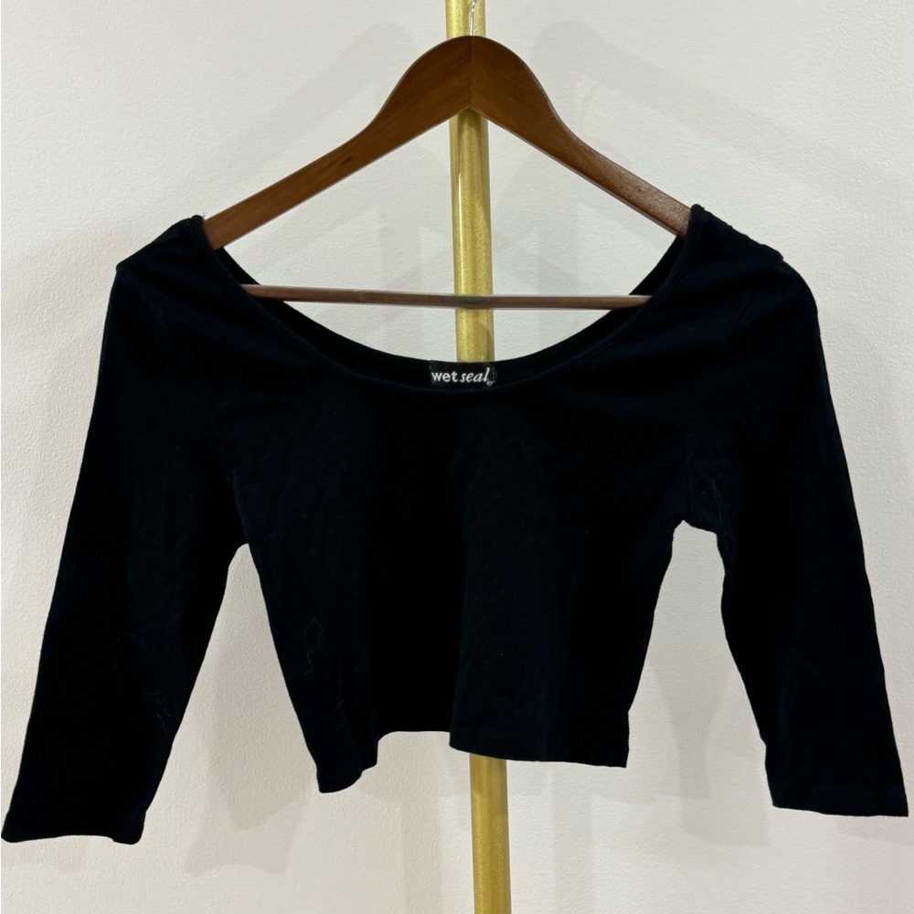 WET SEAL • Black Long Sleeve Crop Top